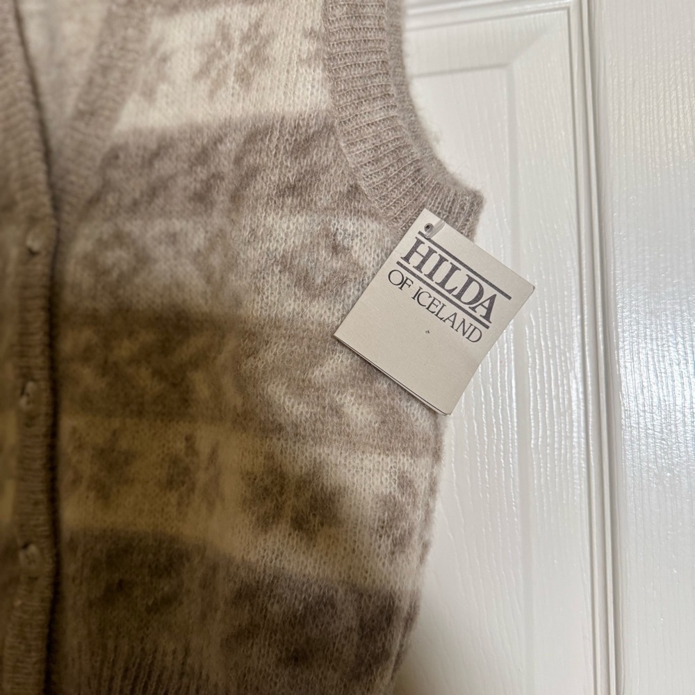 Vintage Hilda 100% Pure Wool Icelandic Button Front Sweater Vest Ladies Size XS - Picture 2 of 12